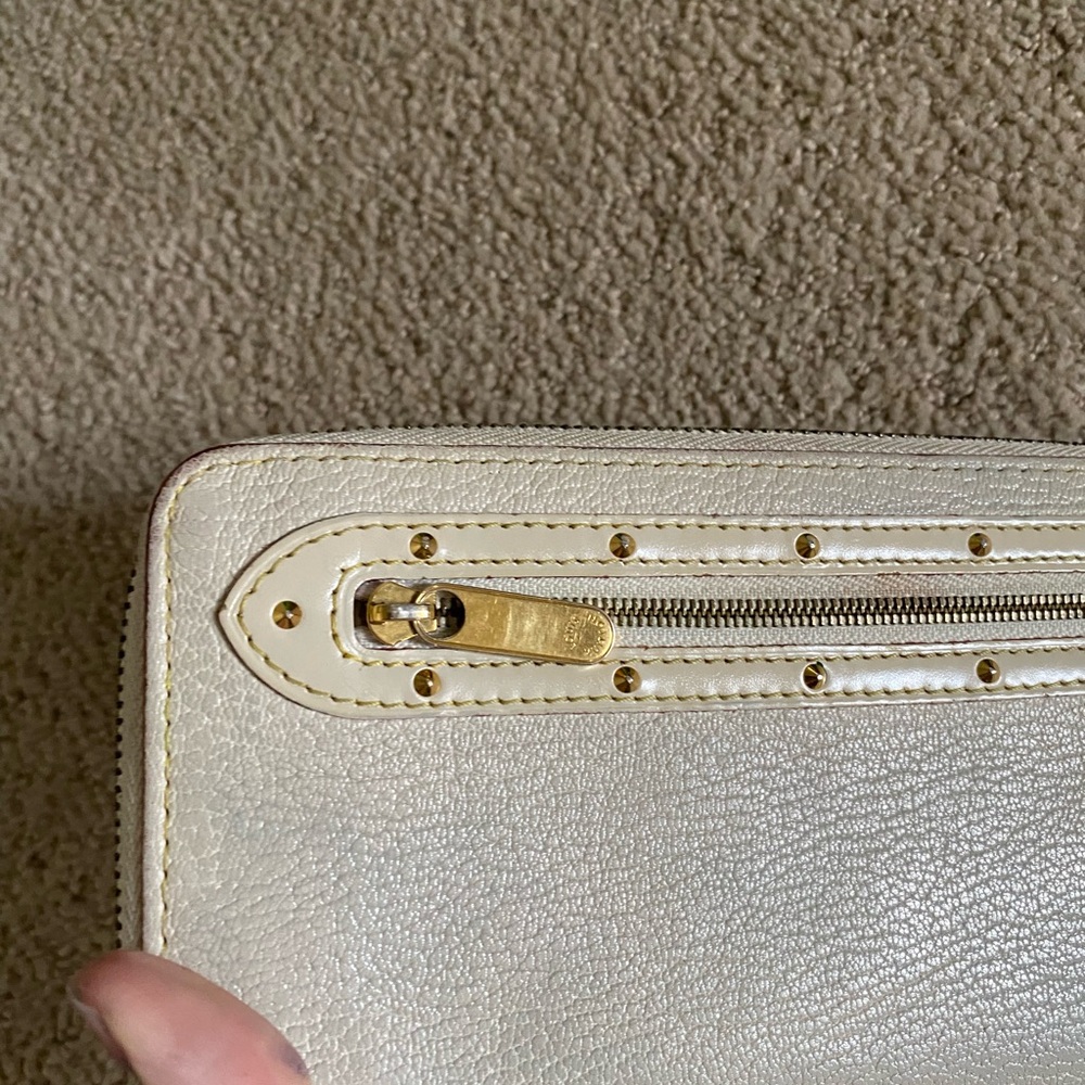 Louis Vuitton Suhali leather long zippy wallet off white gold - Picture 4 of 12